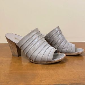 Paul Green stacked leather heel